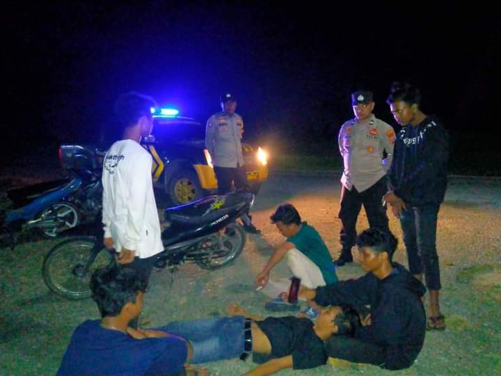 Cegah Gangguan Kamtibmas Lewat Ops Bina Kusuma LK 2023, Personil Polsek Kunto Darussalam Rohul Patroli KRYD